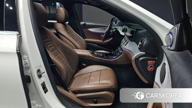 Mercedes-Benz E-Class W213 2021 Белый из Кореи, фото 3