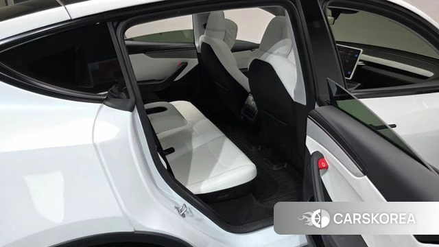 Tesla Model Y 2025 Белый из Кореи, фото 3