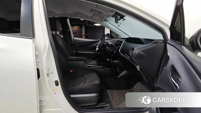Toyota Prius 4th Generation 2019 Белый из Кореи, фото 3