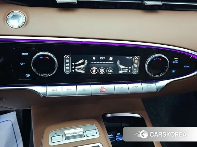 Genesis GV70 2022 Белый из Кореи, фото 3