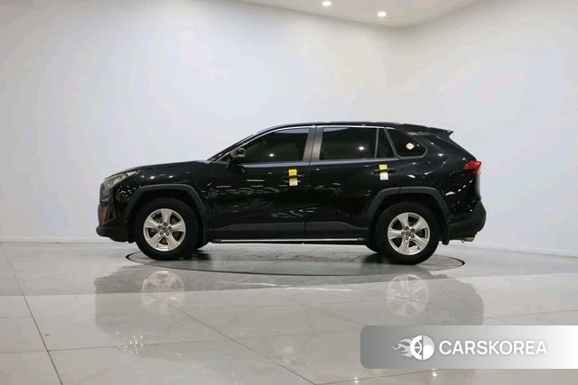 Toyota RAV4 2024 Черный из Китая, фото 3