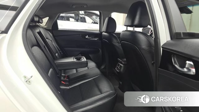 Kia The New K3 2nd generation 2022 Белый из Кореи, фото 3