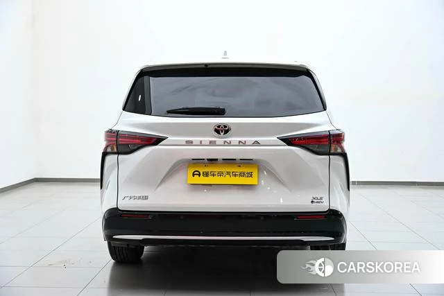 Toyota Sienna 2025 Белый из Китая, фото 3