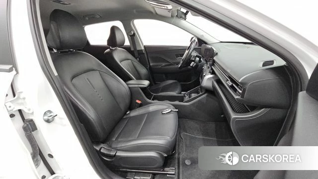Hyundai Kona (SX2) 2023 Белый из Кореи, фото 3