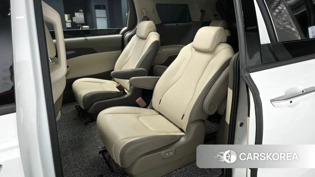 Kia Carnival 4th generation 2023 Белый из Кореи, фото 3