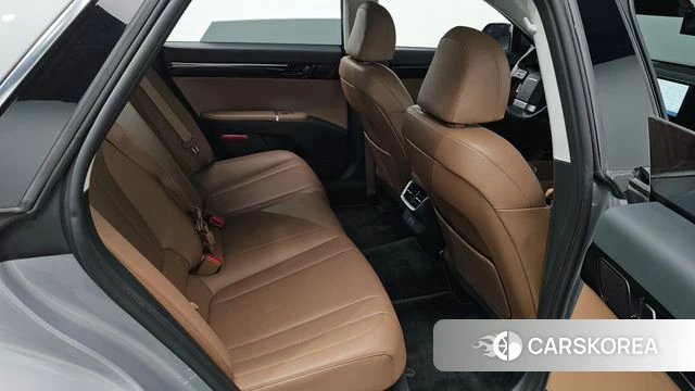 Hyundai Grandeur (GN7) 2023 Серебристо-серый из Кореи, фото 3