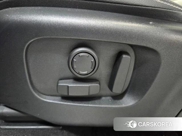 Land Rover Discovery Sports 2nd Generation 2024 Черный из Кореи, фото 3