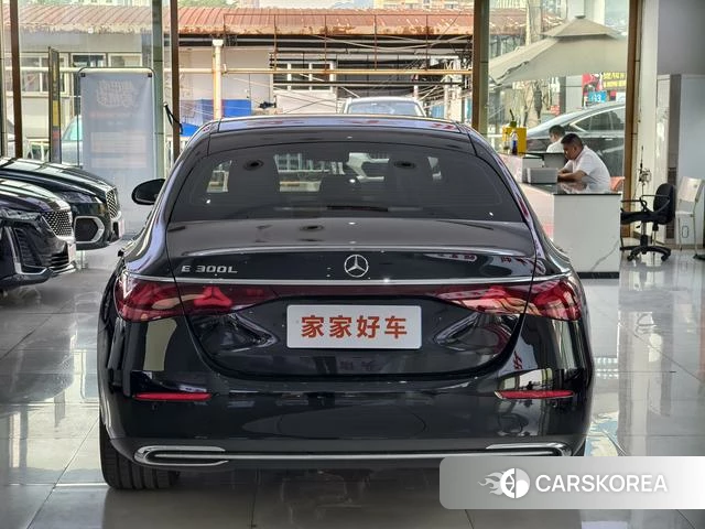 Mercedes-Benz E-Class 2024 Черный из Китая, фото 3
