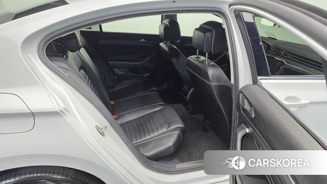 Volkswagen Passat GT (B8) 2021 Белый из Кореи, фото 3