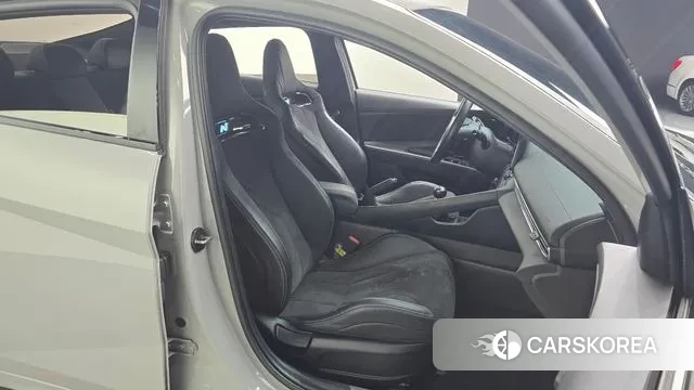 Hyundai Avante (CN7) 2022 Серебристо-серый из Кореи, фото 3
