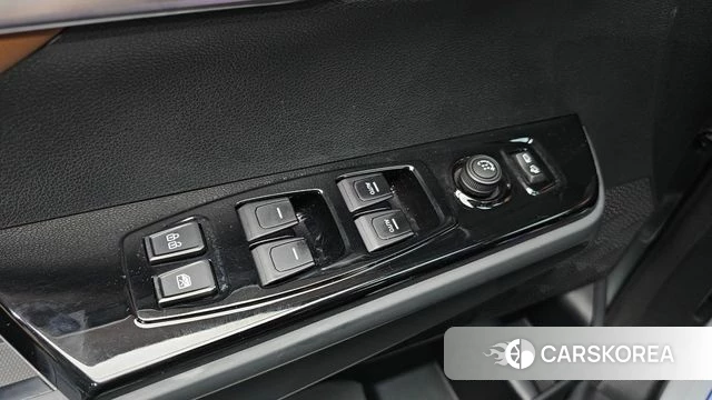 Ssangyong Torres 2023 Темно-зеленый из Кореи, фото 3
