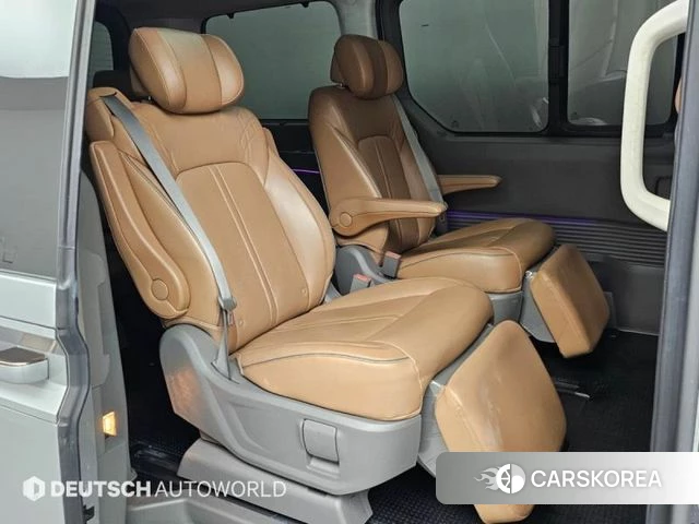 Hyundai Staria 2023 Серебряный из Кореи, фото 3