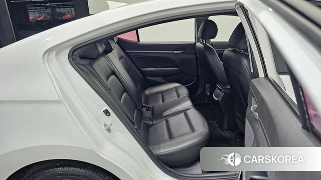 Hyundai Avante AD 2018 Белый из Кореи, фото 3