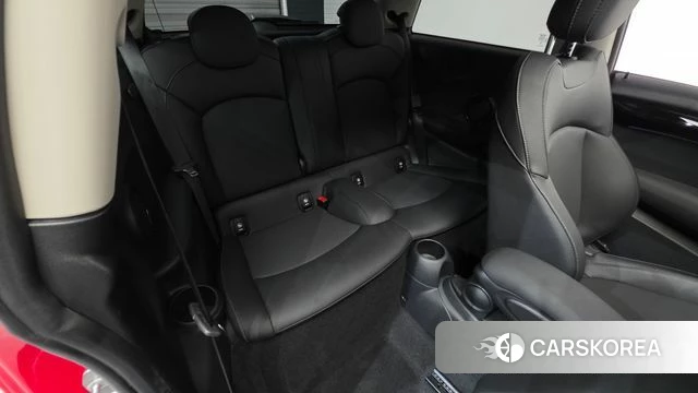 Mini Cooper 2023 Красный из Кореи, фото 3