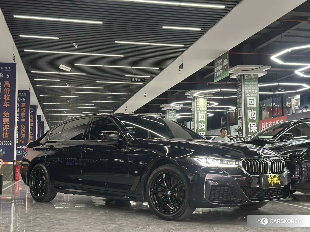BMW 5 series 2021 Черный из Китая, фото 3
