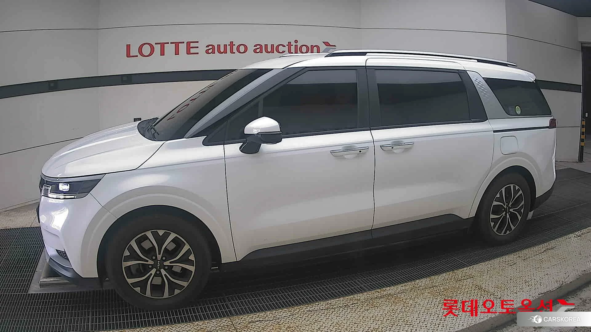Kia Carnival 2022 Snow White Pearl (optional) из Кореи, фото 3