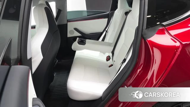 Tesla Model 3 2025 Красный из Кореи, фото 3