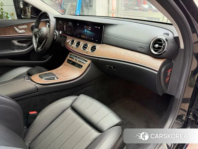 Mercedes-Benz E-Class 2021 Черный из Китая, фото 3