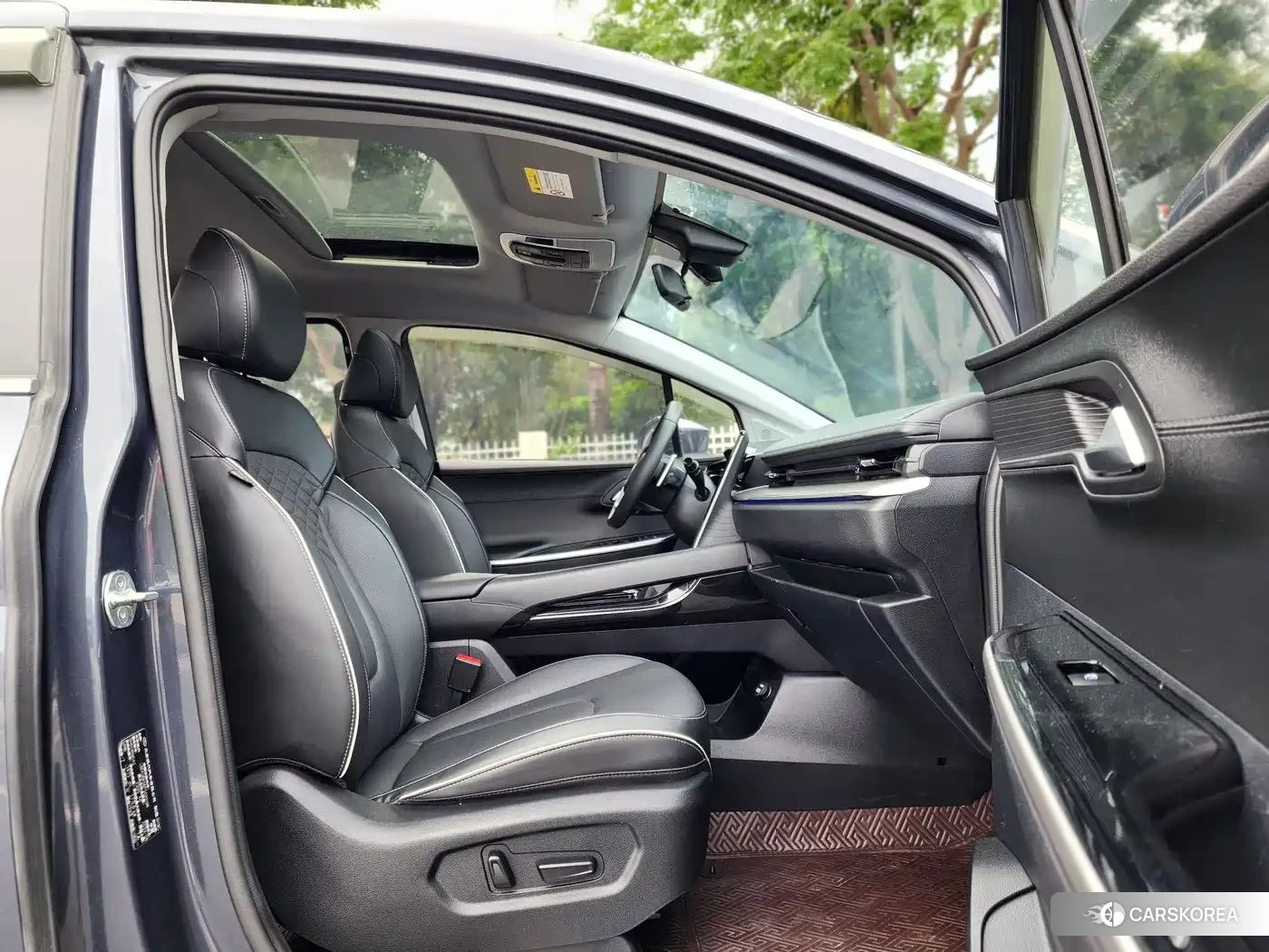 Hyundai Custo 2023 Silver/gray из Китая, фото 3