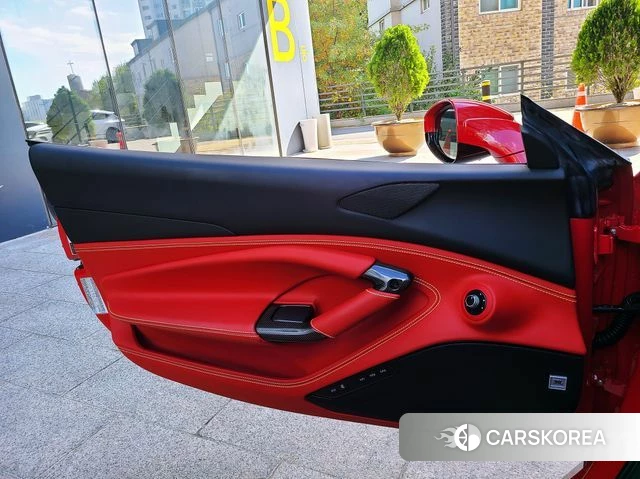 Ferrari F8 Spider 2021 Красный из Кореи, фото 3