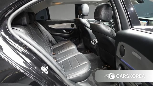 Mercedes-Benz E-Class W213 2018 Черный из Кореи, фото 3