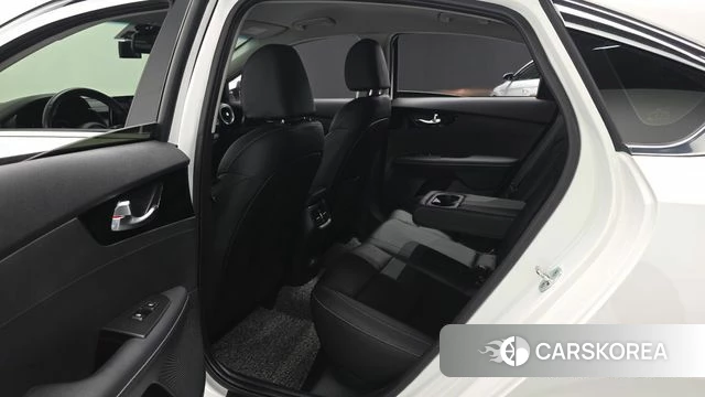 Kia The New K3 2nd generation 2022 Белый из Кореи, фото 3