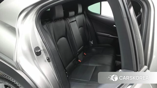 Lexus UX250h 2021 Серебристо-серый из Кореи, фото 3