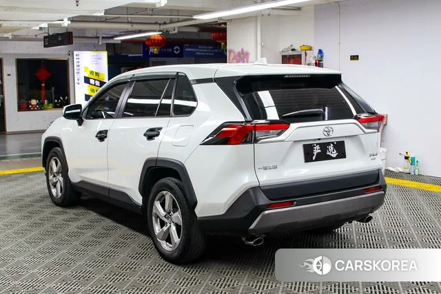Toyota RAV4 2022 Белый из Китая, фото 3