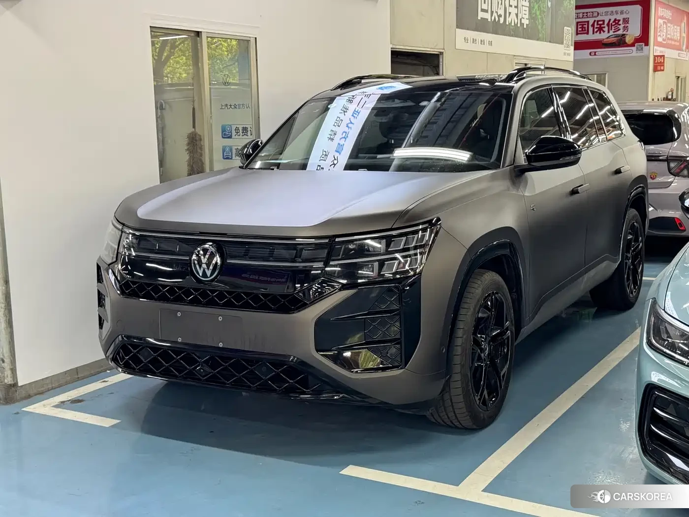 Volkswagen Touareg 2025 Champagne/brown из Китая, фото 3