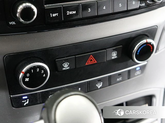Hyundai The New Grand Starex 2021 Серебристо-серый из Кореи, фото 3