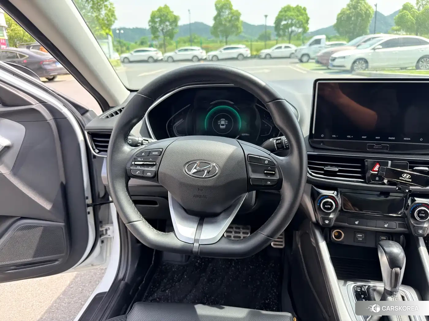 Hyundai Lafesta 2022 Белый из Китая, фото 3