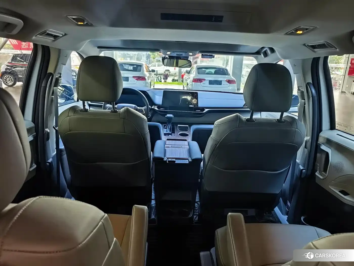 Toyota Granvia 2024 Белый из Китая, фото 3