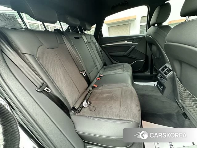Audi Q5L 2023 Черный из Китая, фото 3