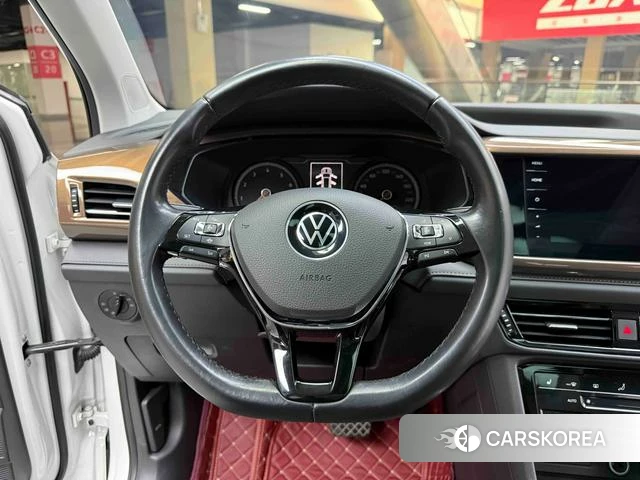 Volkswagen Tharu 2022 Белый из Китая, фото 3