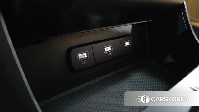Kia Carnival 4th generation 2023 Белый из Кореи, фото 3