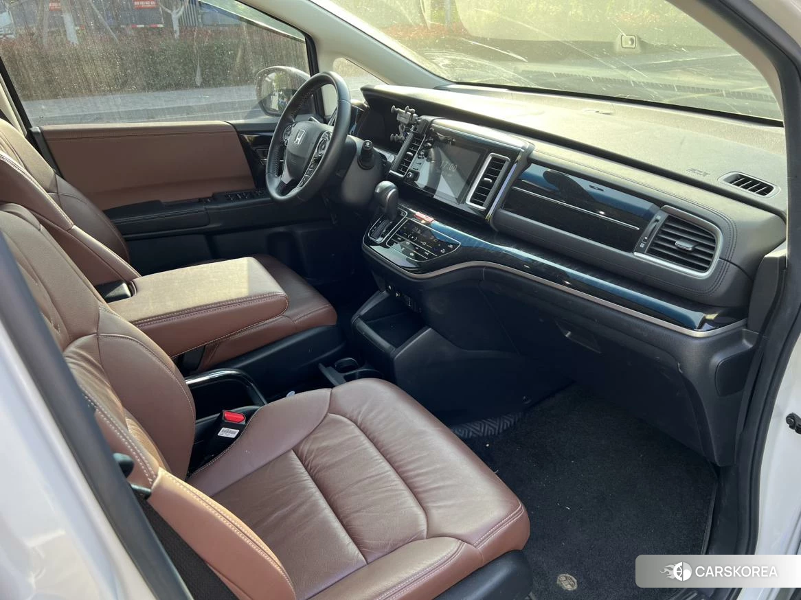 Honda Elysion 2019 Белый из Китая, фото 3