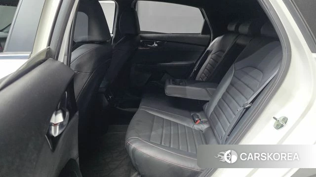 Kia The New K3 2nd generation 2021 Белый из Кореи, фото 3