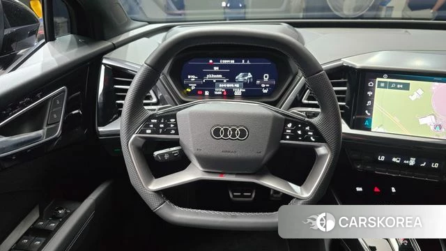 Audi Q4 e-Tron (F4) 2026 Черный из Кореи, фото 3