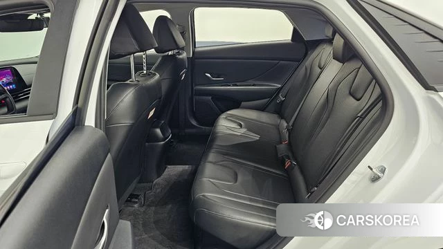 Hyundai Avante Hybrid (CN7) 2023 Белый из Кореи, фото 3
