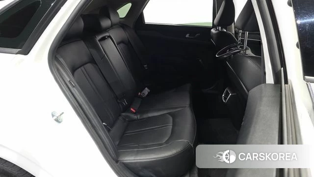 Kia The New K5 3rd generation 2024 Белый из Кореи, фото 3