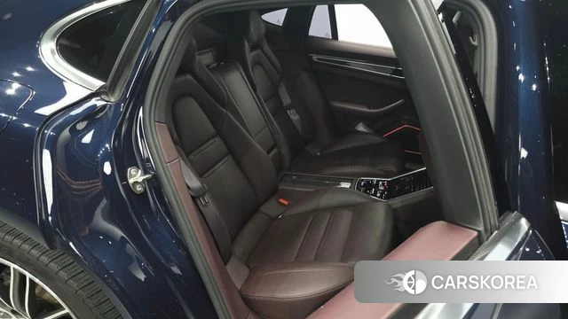 Porsche Panamera (971) 2018 Синий из Кореи, фото 3