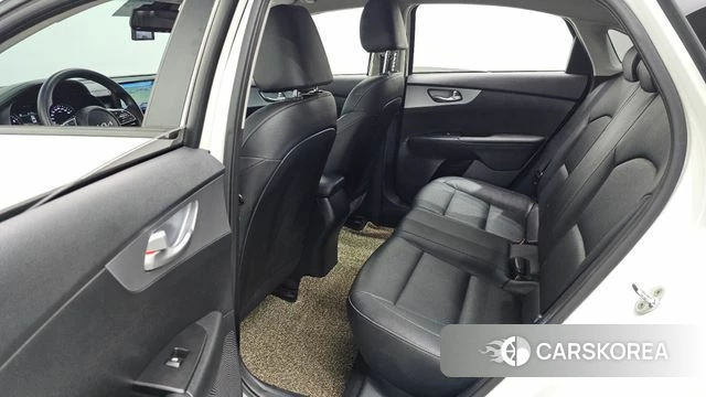 Kia The New K3 2nd generation 2022 Белый из Кореи, фото 3