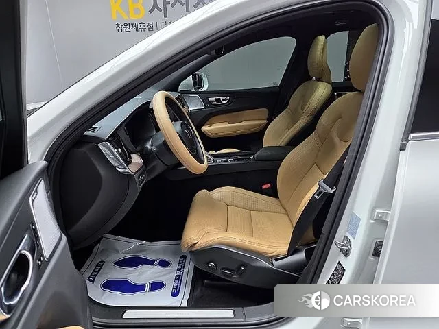 Volvo XC60 second Generation 2021 Белый из Кореи, фото 3