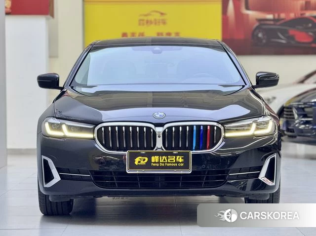 BMW 5 series 2022 Черный из Китая, фото 3