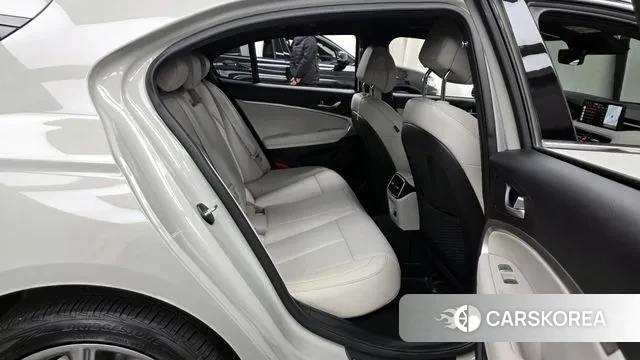 Genesis The New G70 Shooting Brake 2024 Серебристо-серый из Кореи, фото 3