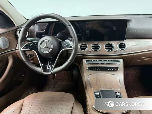 Mercedes-Benz E-Class 2023 Черный из Китая, фото 3