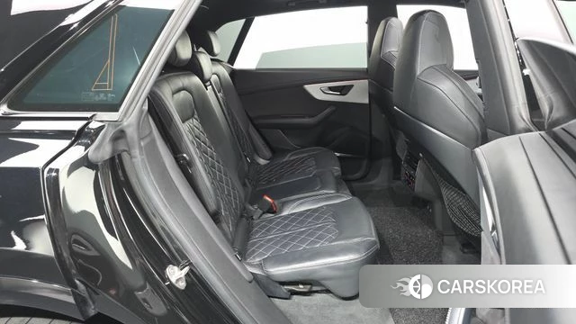 Audi Q8 (4M) 2023 Черный из Кореи, фото 3