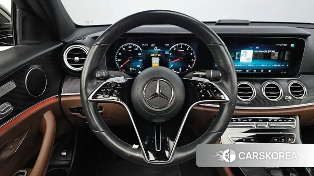 Mercedes-Benz E-Class W213 2023 Черный из Кореи, фото 3