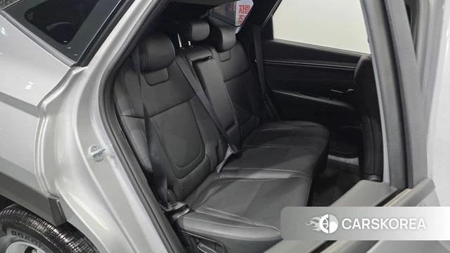 Hyundai Tucson (NX4) 2021 Серебряный из Кореи, фото 3