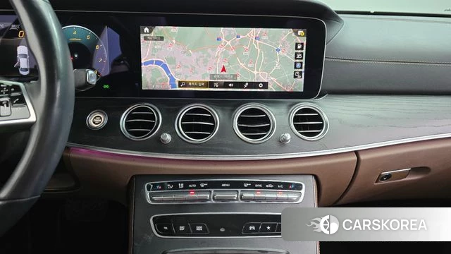 Mercedes-Benz E-Class W213 2021 Серый из Кореи, фото 3